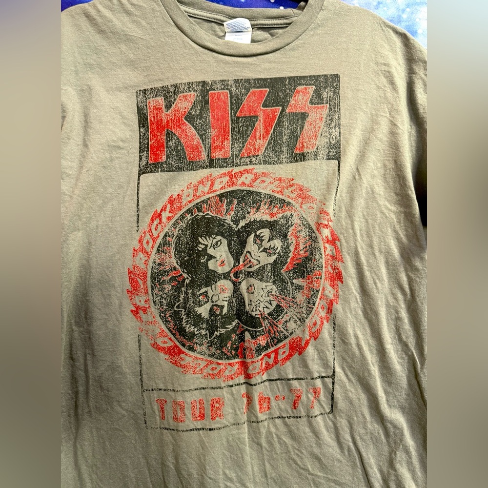 KISS Rock And Roll 76-77 Tour Graphic Band T-shirt Size XL - Picture 2 of 5